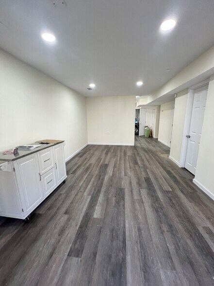 Building Photo - 4518 Clay St NE