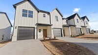 Building Photo - 1718 Cuppett Cir
