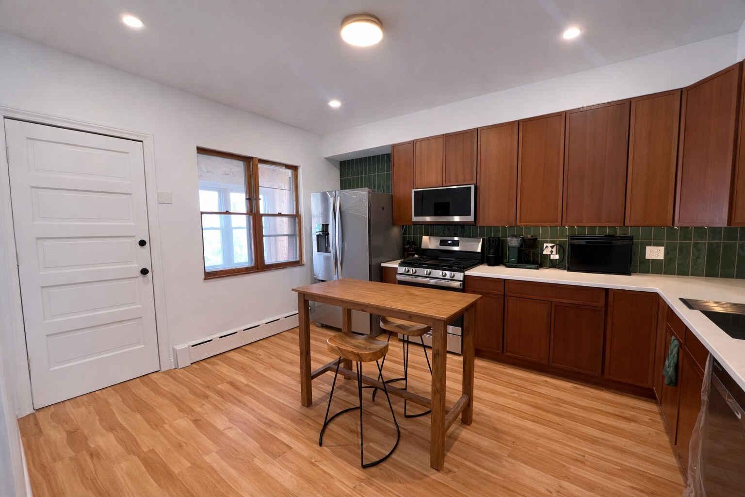 Building Photo - 3610 W Diversey Ave