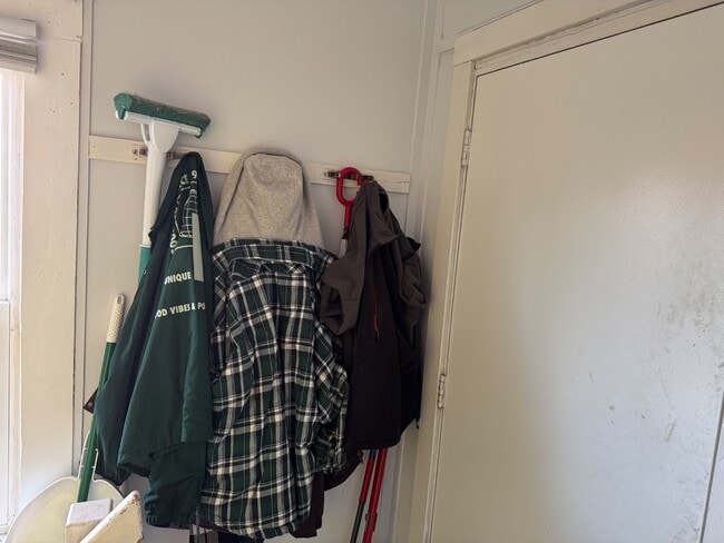 Building Photo - 526 Liberty St