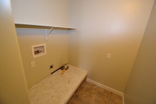 Building Photo - Beautiful 3 Bed/2.5 Bath in Draper!!!