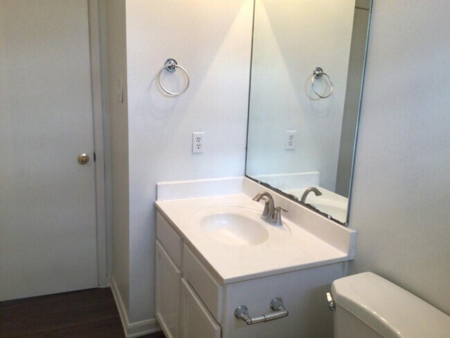 Building Photo - 5403 Coastal Way