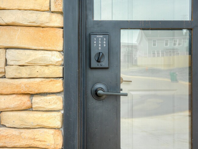 Primary Photo - 13000 Maplewood Ave