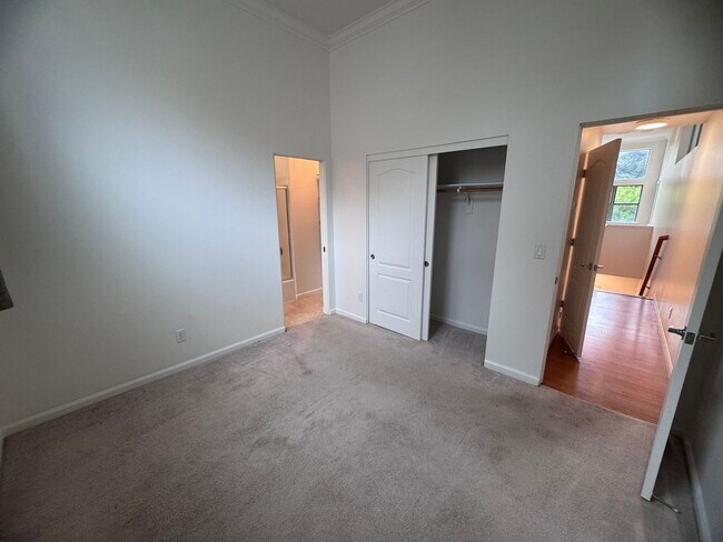 Building Photo - 2 Bedroom 2 Bathroom Home in West Sac