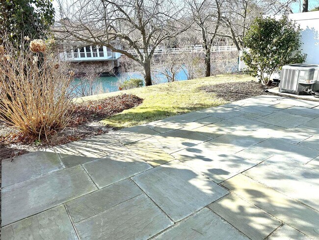 Building Photo - 132 Fairfield Dr