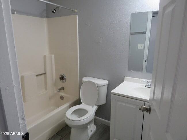 Building Photo - 2726 E Tierra Buena Ln