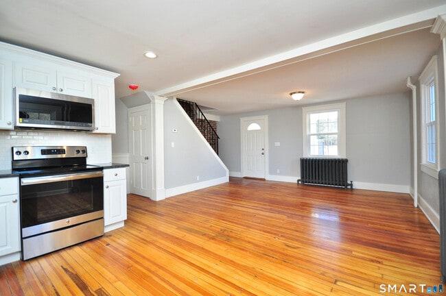 Building Photo - 14 Hazelmeadow Pl