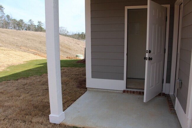 Building Photo - Chestnut Floorplan- leasefairin.com