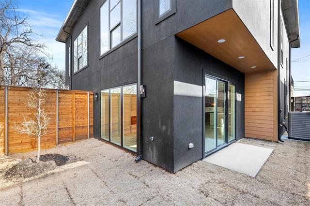 Building Photo - 2611 Sylvan Ave