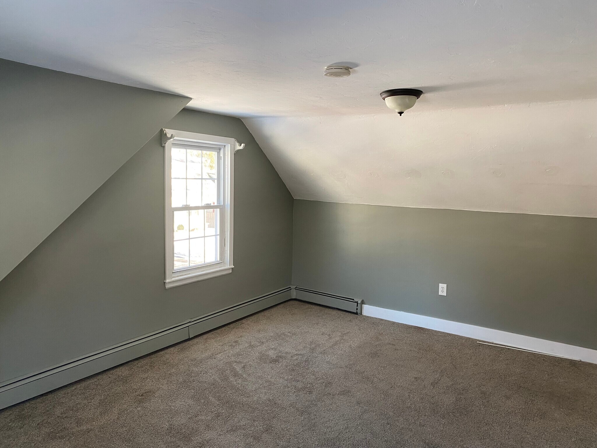 Bedroom #5 - 2 Kay St