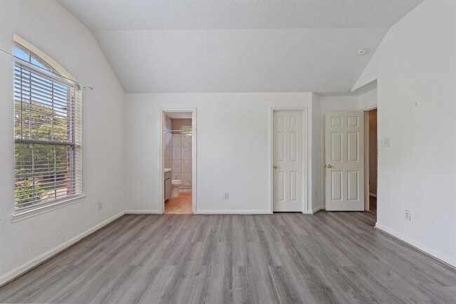 Building Photo - 14072 Broken Arrow Dr