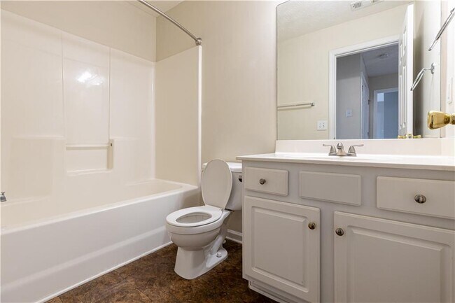 Building Photo - 317 W Oaks Trail