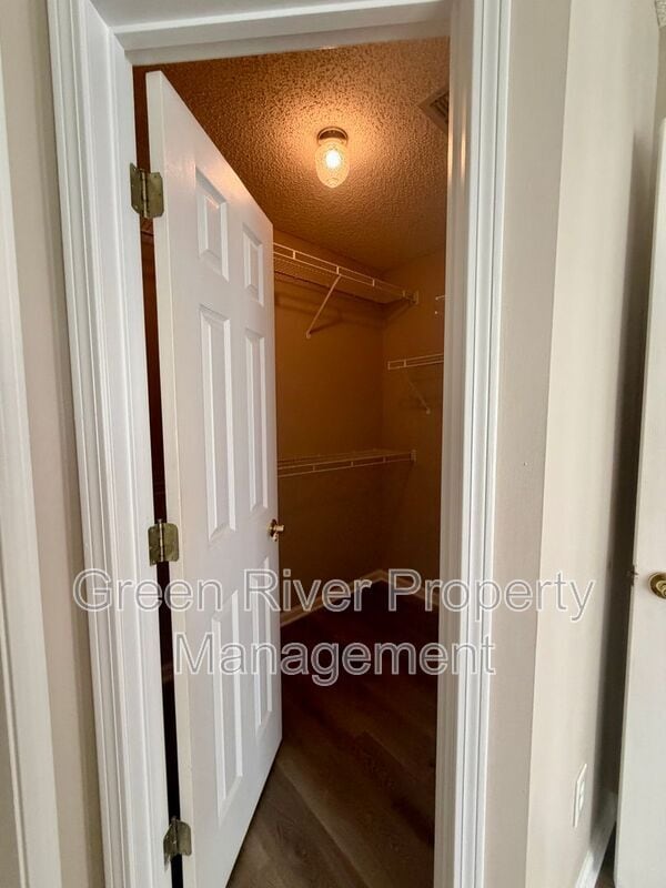 Building Photo - 1523 Quail Wood Ct
