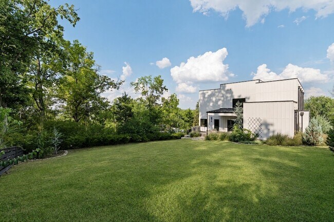 Building Photo - 4505 Shys Hill Rd