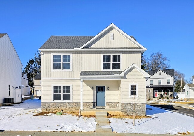 Building Photo - 398 Hensley St