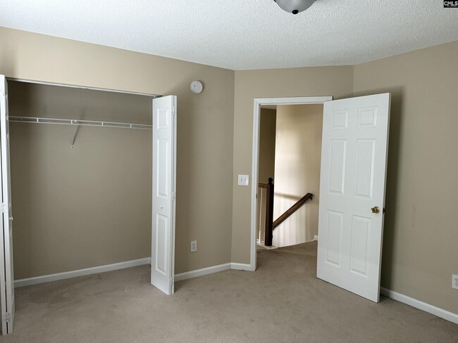 Building Photo - 540 Autumn Glen Rd