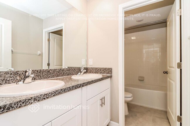 Building Photo - 15553 Miller Creek Dr