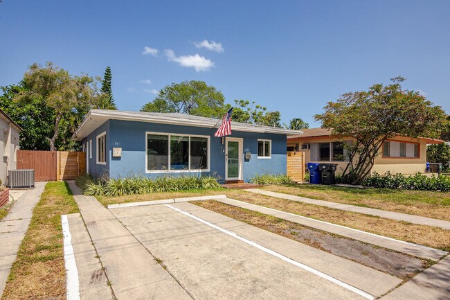 Building Photo - 927 N 17th Ave