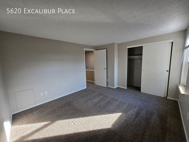 Building Photo - 5620 Excalibur Pl