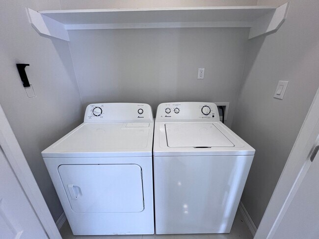 Building Photo - Brand New! SUPER LOW Move-In Price, Don't ...