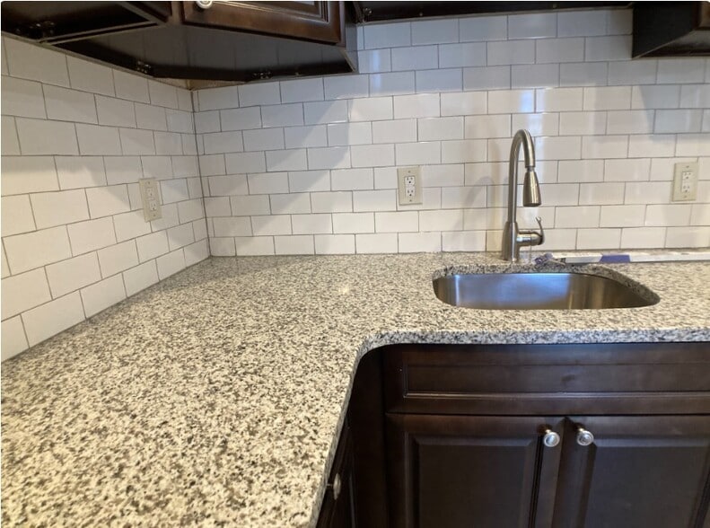 Building Photo - 1950 Clarence St