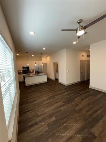 Building Photo - 2036 Oak Grove Ln