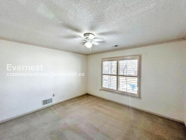 Building Photo - 10265 Buckland Bluff Cove