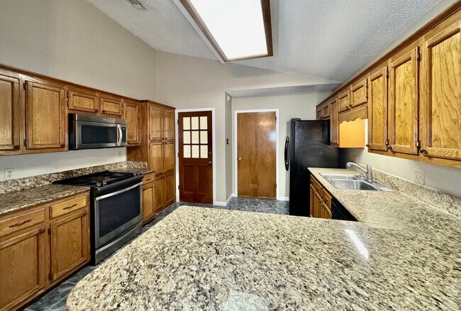 Building Photo - 10734 Erin Vale Ave