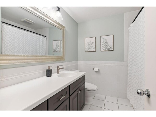 Building Photo - 5816 Northwood Dr