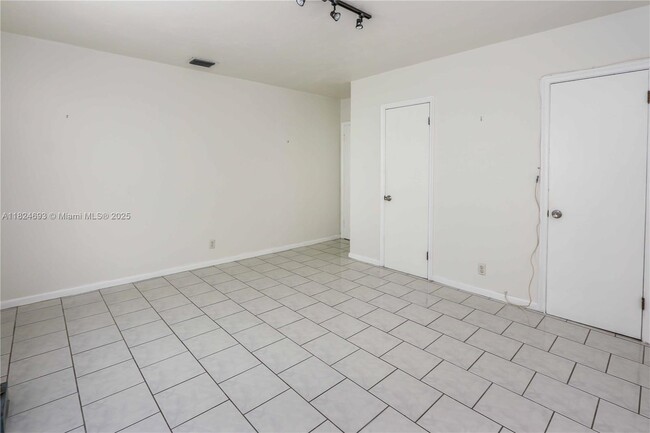 Building Photo - 1415 Rodman St