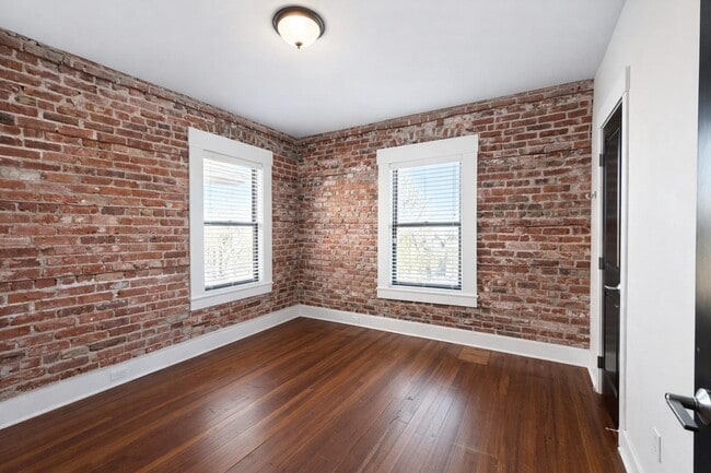 Building Photo - 1011 S 30th Avenue