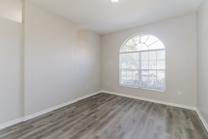 Building Photo - 7252 Sherman Hills Blvd