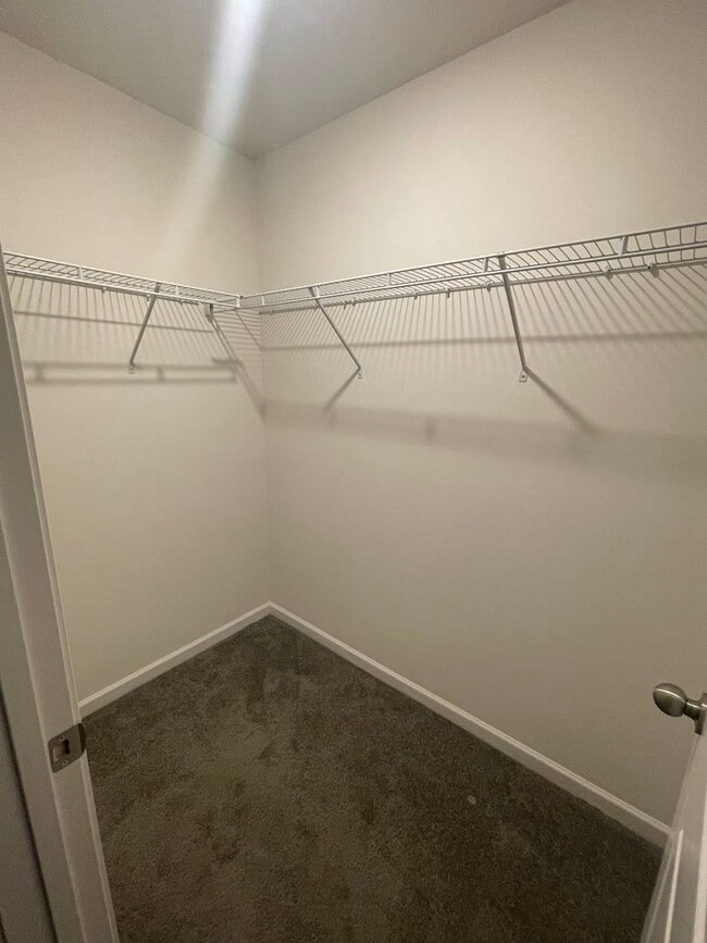 Building Photo - Welcome to this stunning 3-bedroom, 2.5-ba...