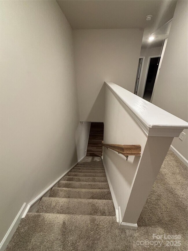 Building Photo - 414 Sagecroft Ln