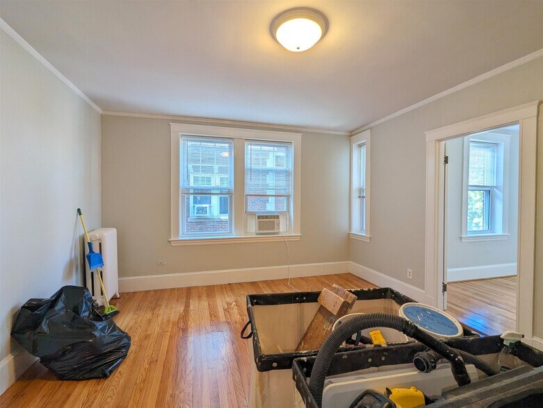 Primary Photo - 153 Summer St