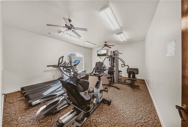 Building Photo - 3301 SW Stonepoint Ave