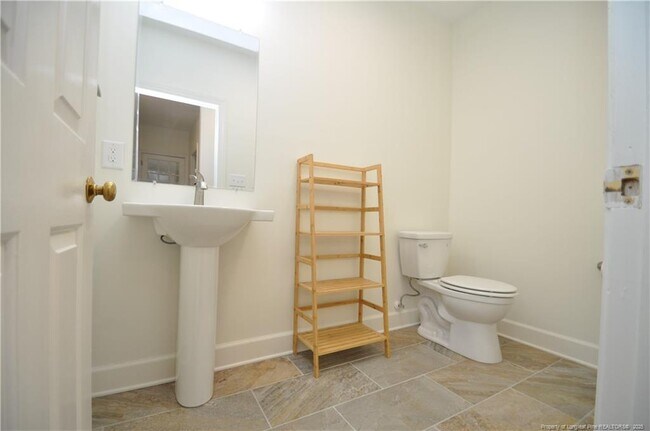 Building Photo - 6121 Chowning Ct
