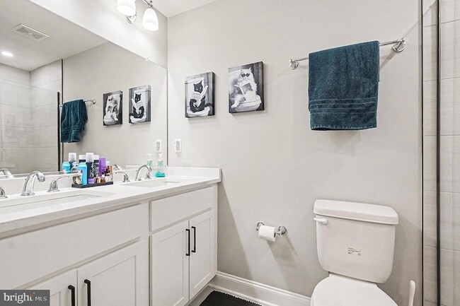 Building Photo - 443 S Robinson St