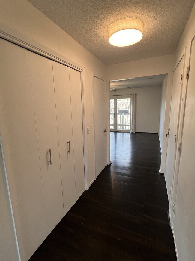 Building Photo - 9309 Sandler Dr