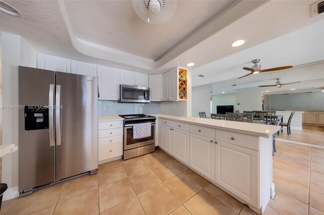 Building Photo - 2752 NE 3rd St