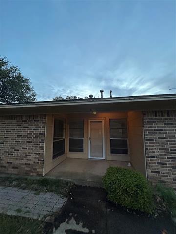 Building Photo - 1302 Crescent St