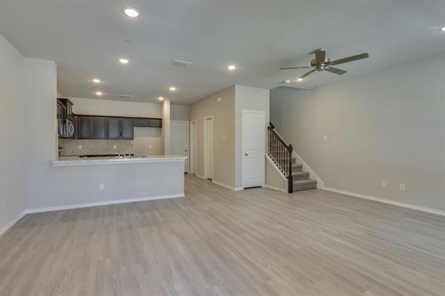 Building Photo - 2816 Bellflower Dr