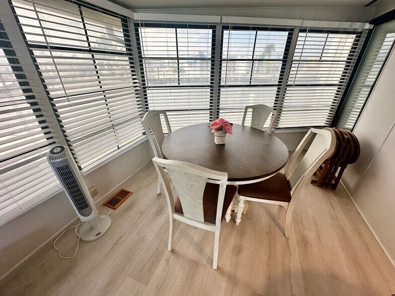 Building Photo - 10725 S Ocean Dr