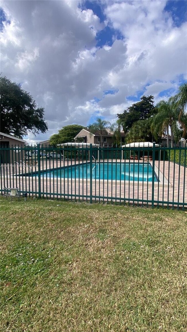 Building Photo - 1177 Sussex Dr