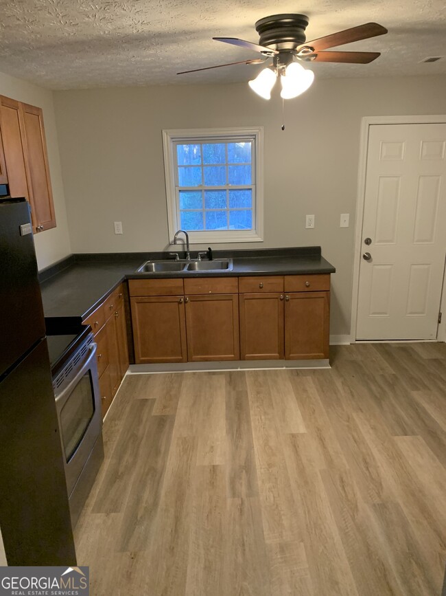 Building Photo - 7181 Puckett St SW