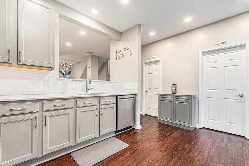 Building Photo - 4325 Savoy Ln