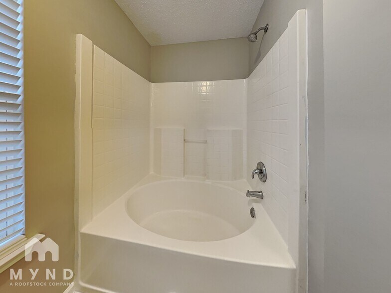 Building Photo - 11527 Stewarts Crossing Dr