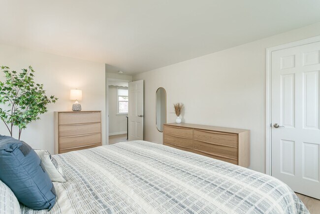 Building Photo - 136 Lattimore Rd