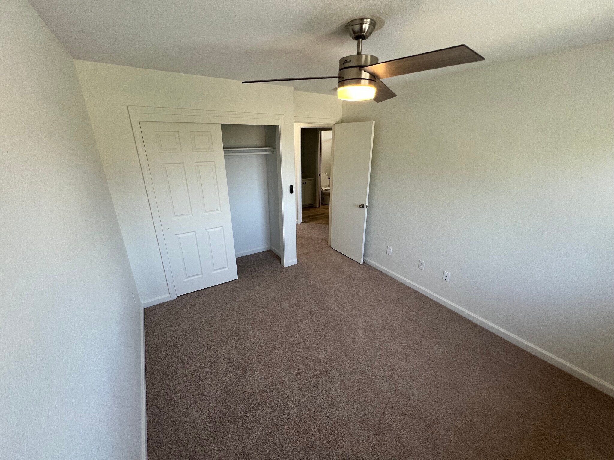Building Photo - 2808 Medinah Way