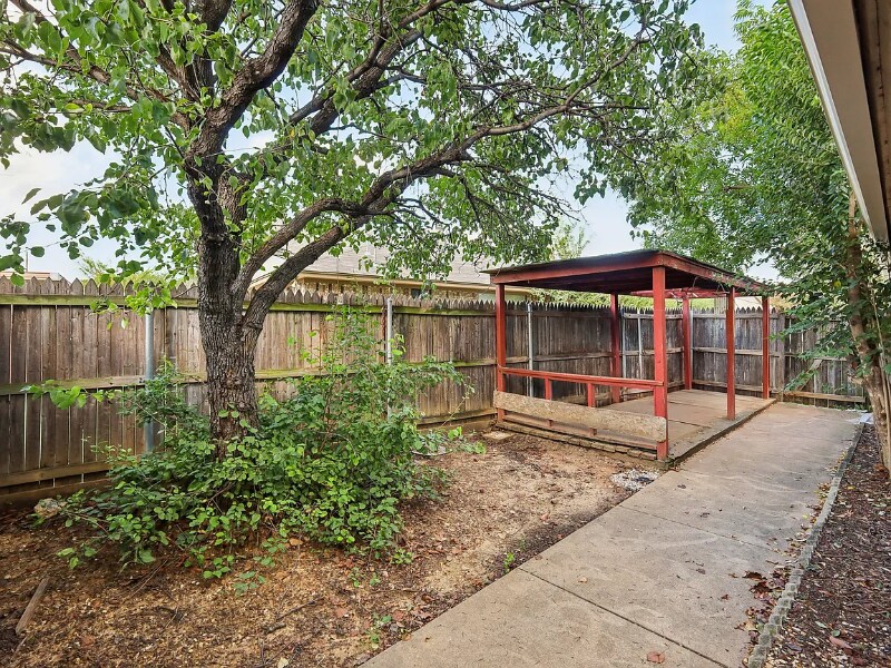 Building Photo - 2812 Springhaven Ct